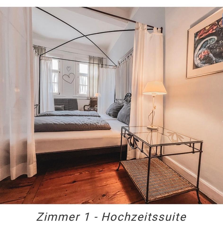 Hotel Weinstube Am Markt Gerolzhofen Экстерьер фото